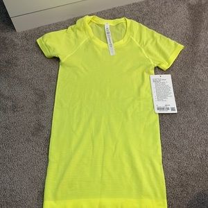 Swiftly Tech Short Sleeve 2.0 neon yellow NWT.
